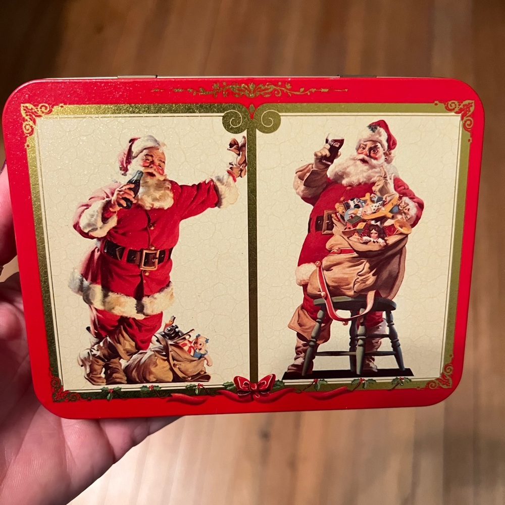 Vintage 1996 Coca Cola Santa Claus Nostalgia Playing Cards in Collectable Tin